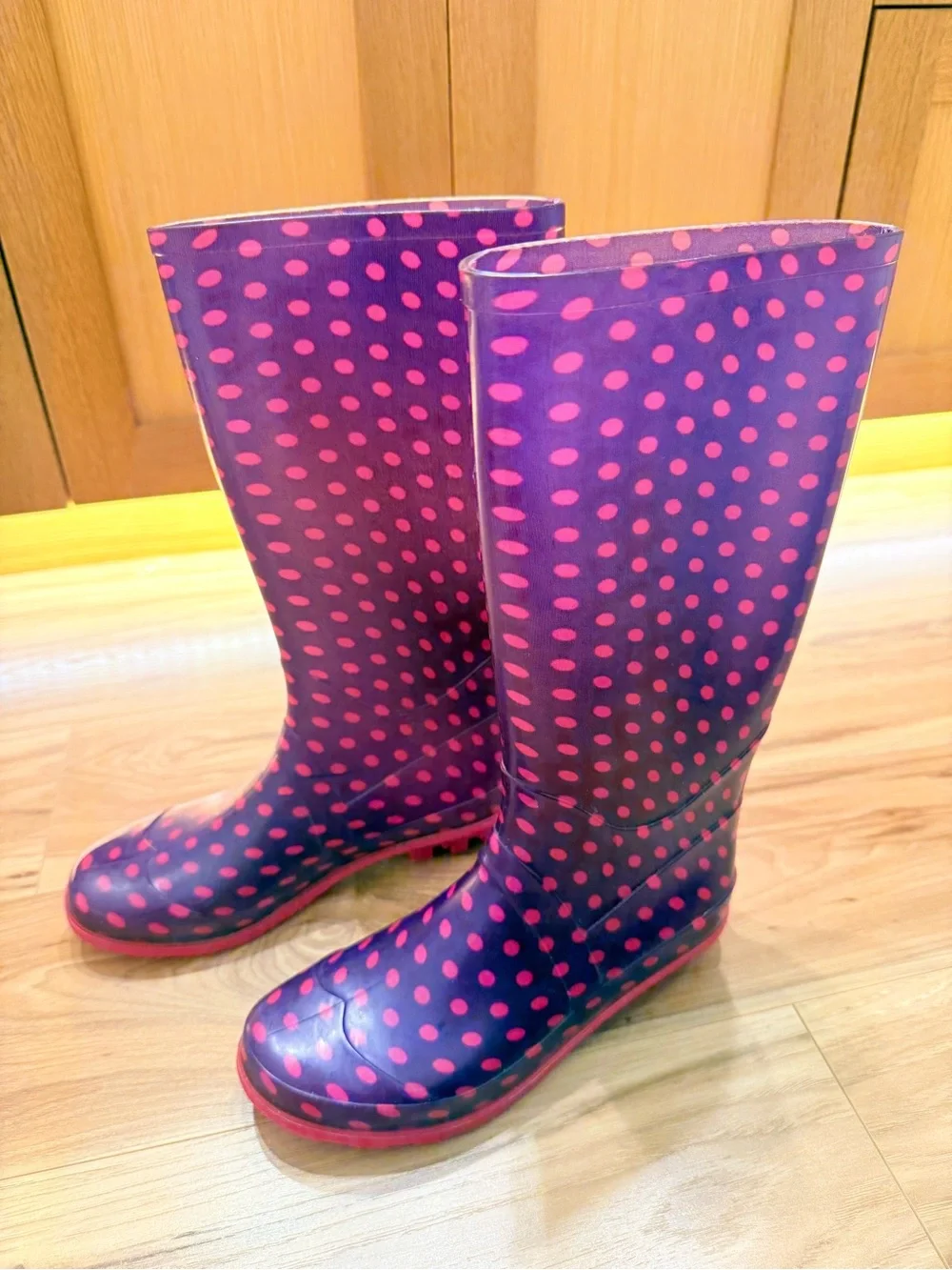 Cat & Jack Purple Rain Boots with Pink Polka Dots- Size 4